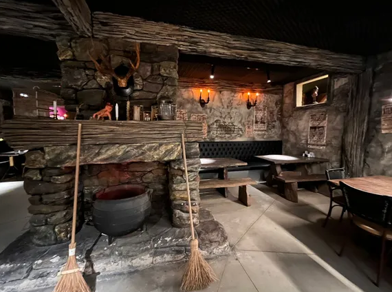 Jantar temtico na casa da bruxa